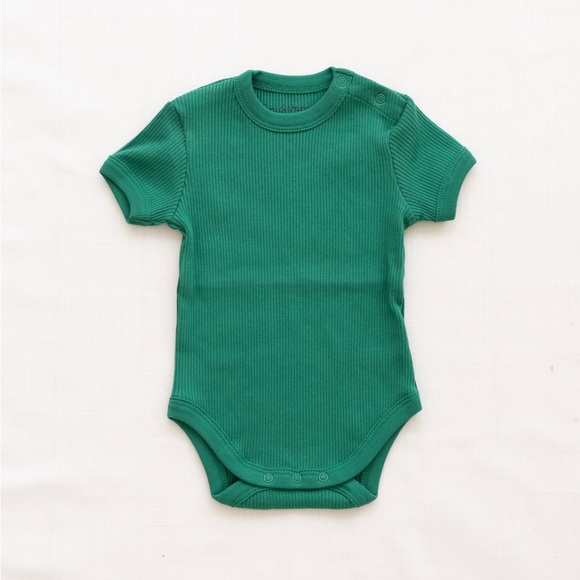 EUC Fin & Vince Set primary onesie & pleated skirt size 12-18 mos - Picture 6 of 7